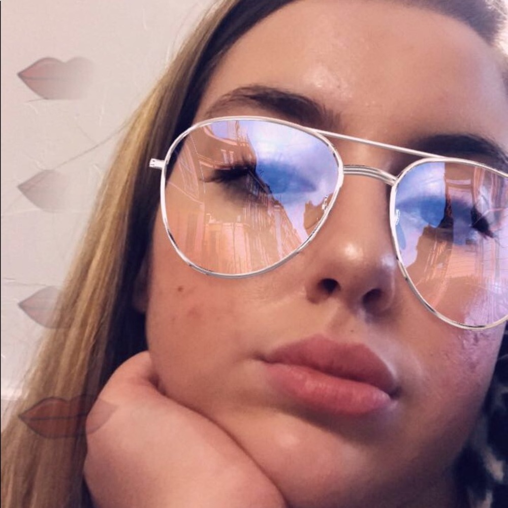 Meet your Posher, Michaela